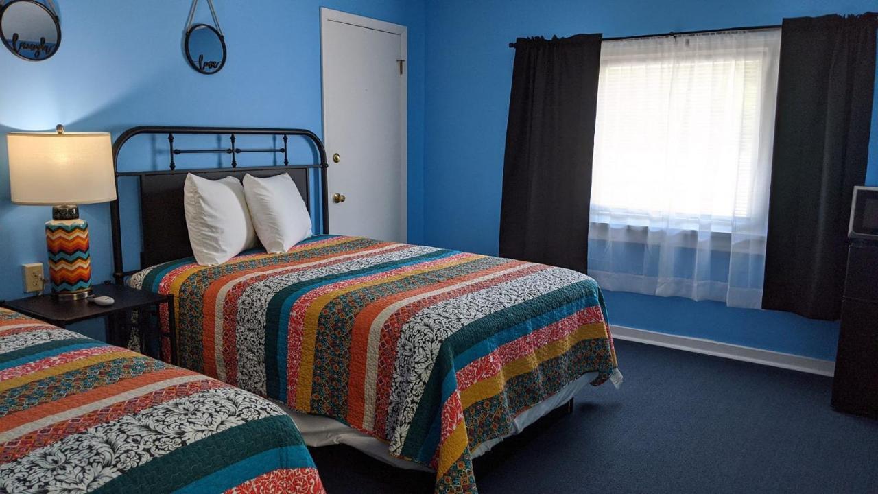 Blue Ridge Motel Schroon Lake Екстер'єр фото